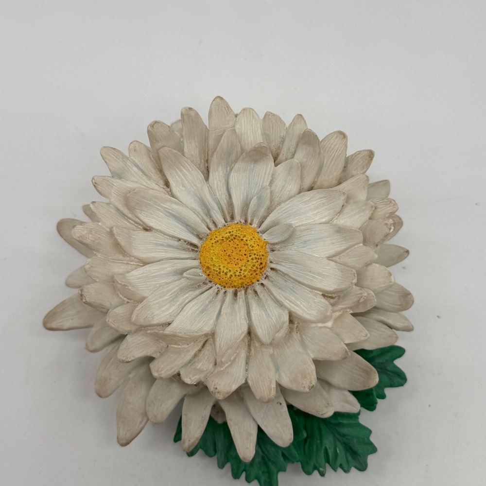 Vintage Avon April Daisy Flower Hinged Trinket Box Collectible Home Decor